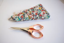 Load image into Gallery viewer, Rose gold folding scissors