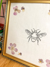 Load image into Gallery viewer, Machine embroidery drawing of a bee