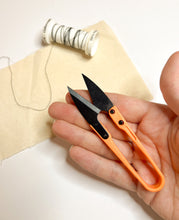 Load image into Gallery viewer, small embroidery snips for embroidery and quilting