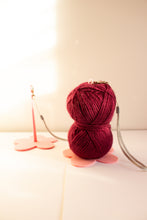 Load image into Gallery viewer, Handheld yarn spinner to avoid tangles with knitting and crochet